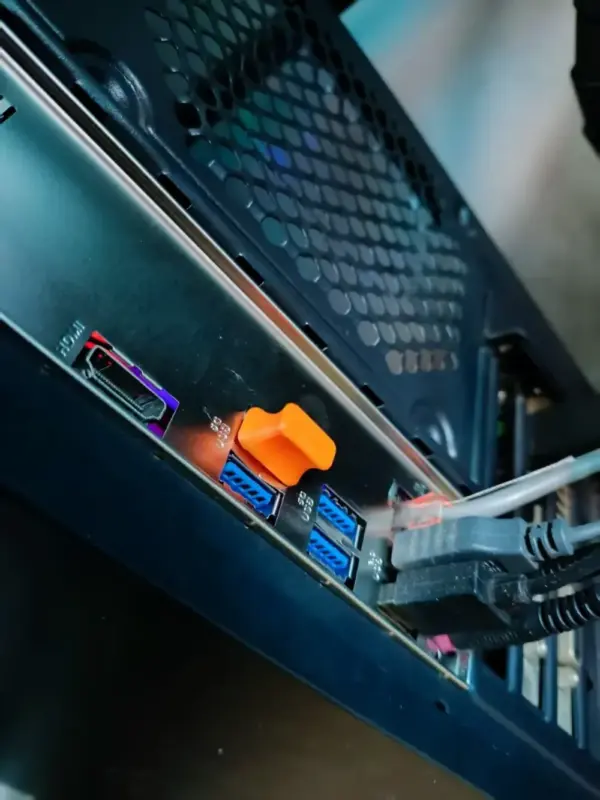 Универсальная защитная крышка для USB-порта
